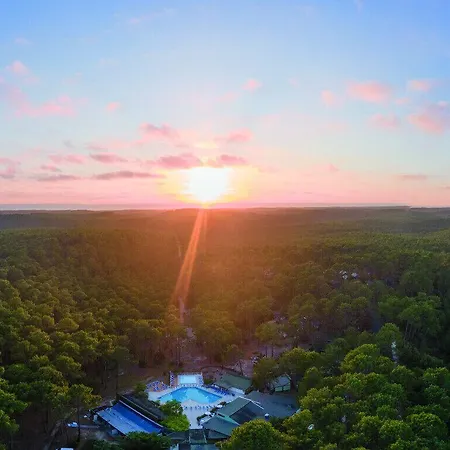 Les Cavales Hotell *