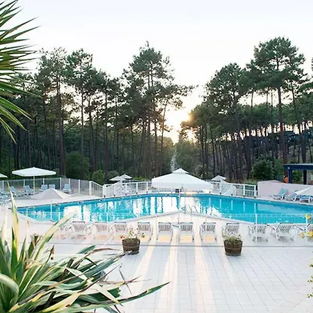 Hotel Résidence Les Cavales